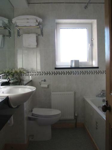 Bed & Breakfast Gwrach Ynys Country Guest House