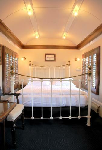 Hostal The Old Railway Station