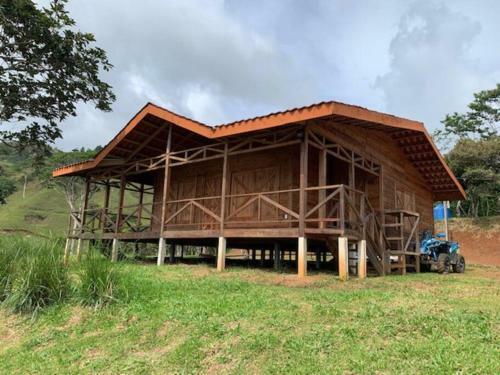 Agradable Caba�a Con Vistas Maravillosas