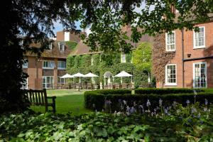 Mercure Farnham Bush Hotel