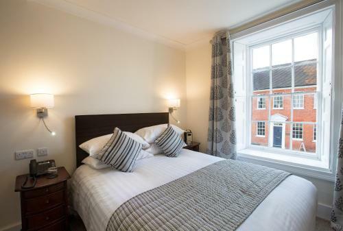 Hostal The Bishops Table Hotel