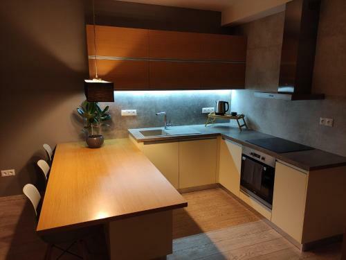 New Apartment With Private Parking, Tv & Internet