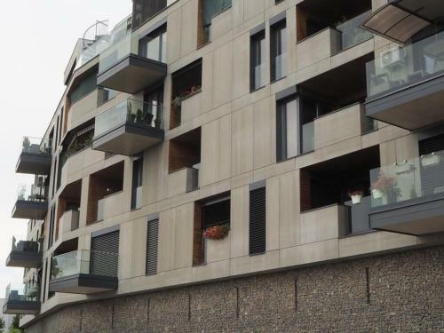 New Apartment With Private Parking, Tv & Internet