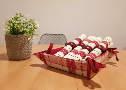 Red Rose Apartment