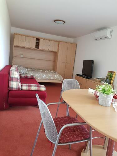 Red Rose Apartment