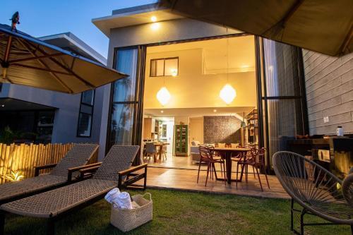 Casa Duplex Com Piscina Privativa
