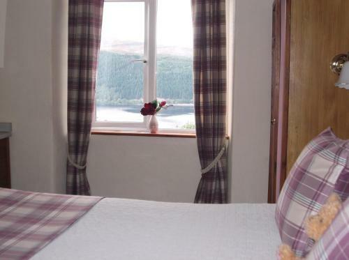 Bed & Breakfast Foyers Roost
