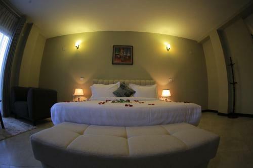 Daisy Hotel