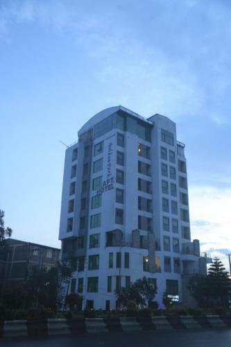 Golden Park Apartment Hotel