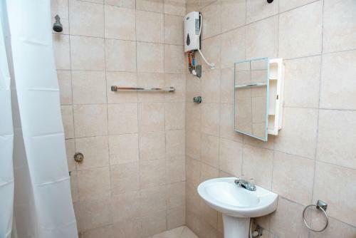 Hostal Hkm Reeds Lodge