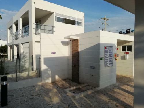 Rnt 1o8237- C�modo Apartamento Amoblado En Condominio