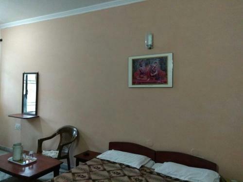 Gaurav Hotel