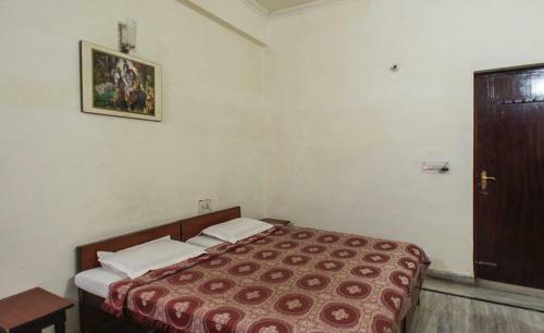 Gaurav Hotel