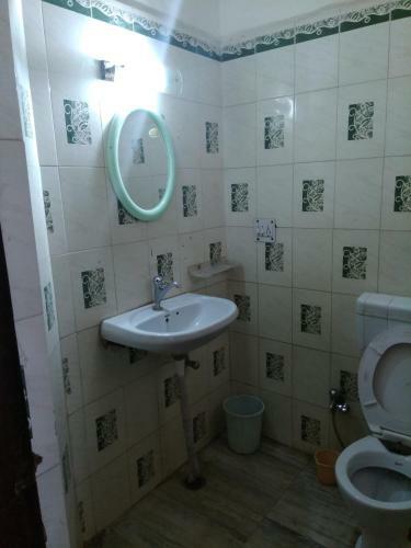 Gaurav Hotel