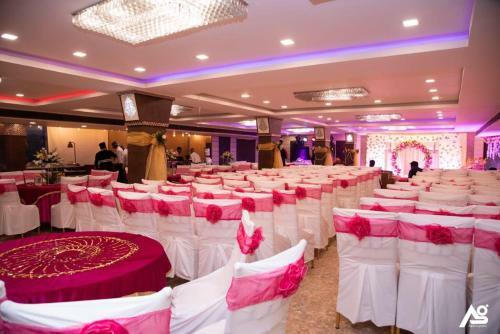 Apartamento Red Carpet Hotel And Banquet