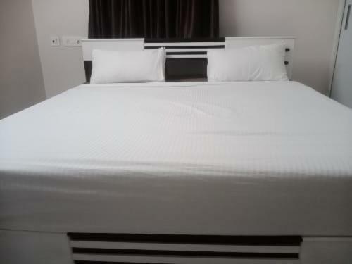 Hotel Oyo Flagship 83134 J3 Luxury Rooms