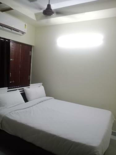 Hotel Oyo Flagship 83134 J3 Luxury Rooms