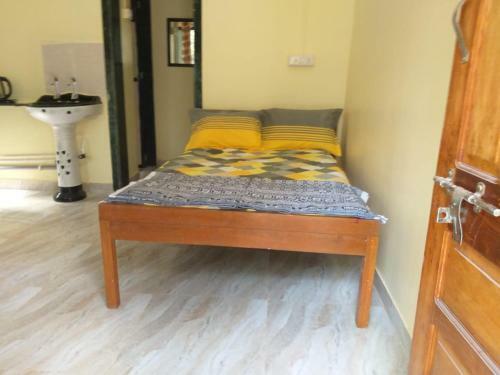 Hostal Shubham Harnai Holidays
