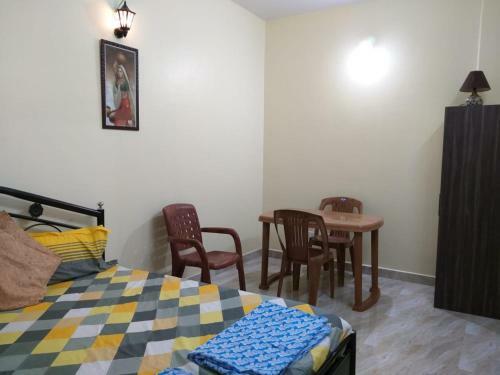 Hostal Shubham Harnai Holidays