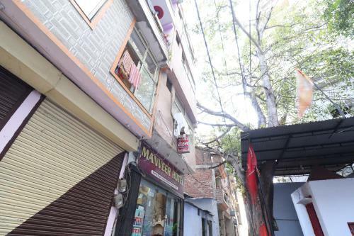 Oyo Flagship 86209 Hotel Manveer