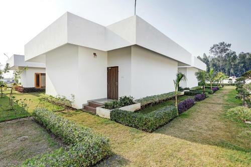Hotel Collection O 85232 Green Farm Resort