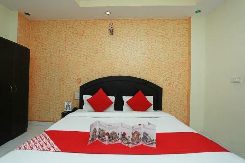 Oyo 24274 Hotel Neel Ganga