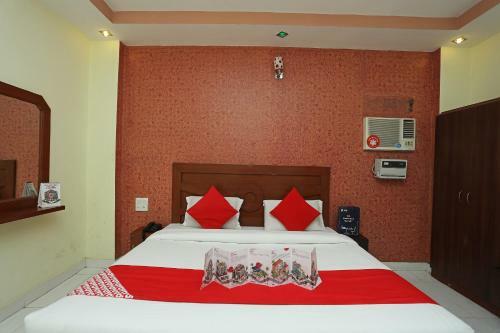 Oyo 24274 Hotel Neel Ganga