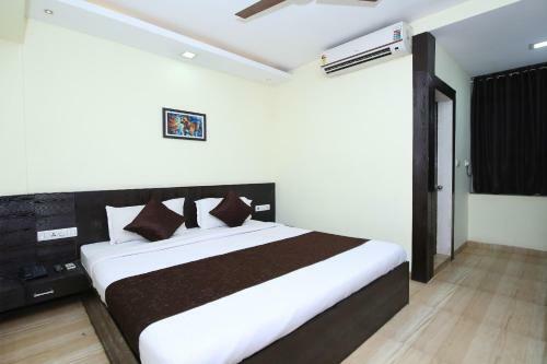 Oyo 2155 Hotel Wardhman