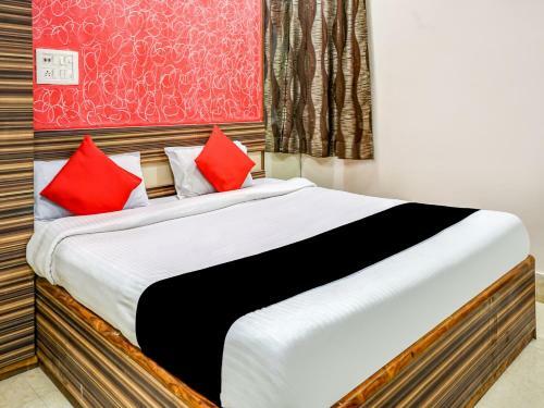 Capital O 79766 Hotel Star International