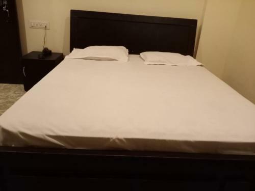 S S Hotel And Restaurant By Wb Economy