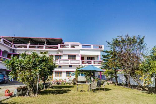 Hostal Oyo 78707 Pink House