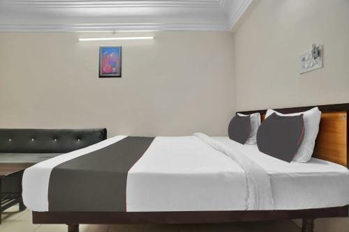 Collection O 82862 Hotel New Uday Palace