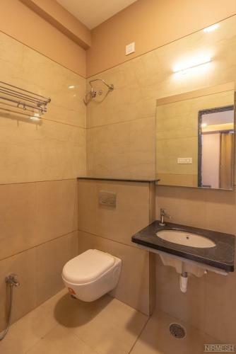Hotel Giri Shankara