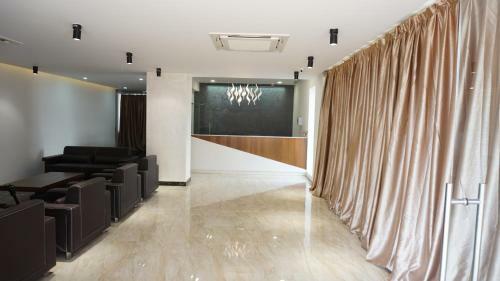 Hotel Pranahita Lake View