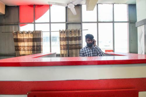 Hotel Oyo Flagship 70678 Sri Harsha Residency