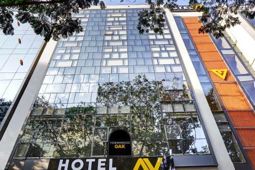 Townhouse Oak Hotel V