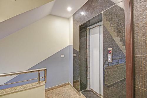 Oyo 81095 Apurwa Hotels