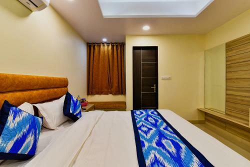 Pinkcity Prime By Gayatri Hotels