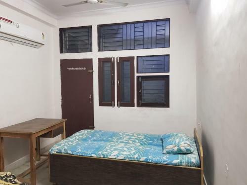Mehndiratta Guest House Pg For Girls