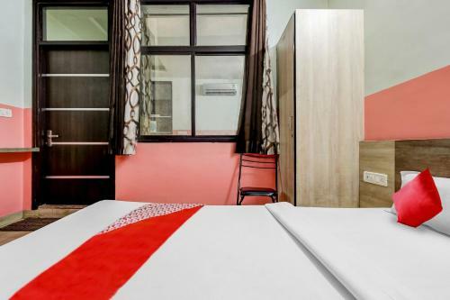 Oyo 41443 Hotel Rajwada Inn