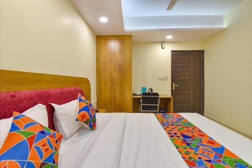 Fabhotel Pink City