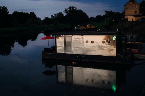 Lovely Floating House In A Romantic Little Town