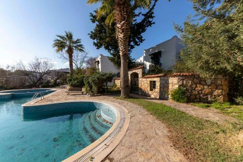 Charming Villa With Pool And Garden Surrounded By Nature In Bodrum