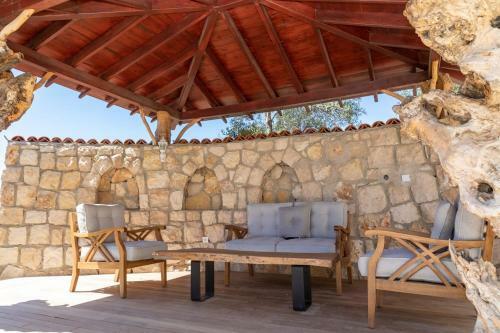 Villa Captivating House Surrounded By Olive Grove In Seferihisar