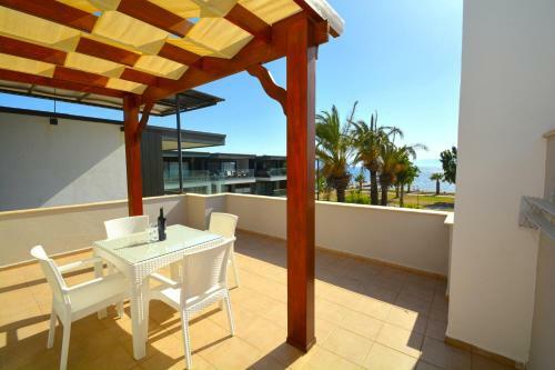 Sea And You Beachfront Apartments