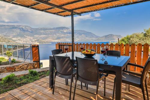Villa F?rnaz Bay