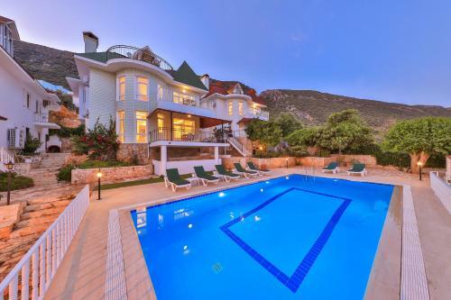 3 House Apart