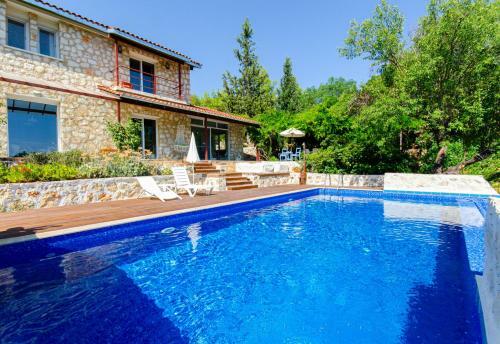 Stone Clad Villa La Maison P