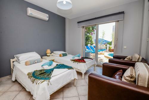 Amazing 8 People Sea View Villa Centre Location
