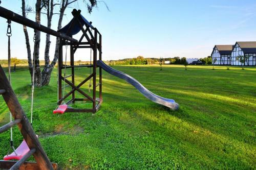 Apartment In Jaroslawiec With A Playground